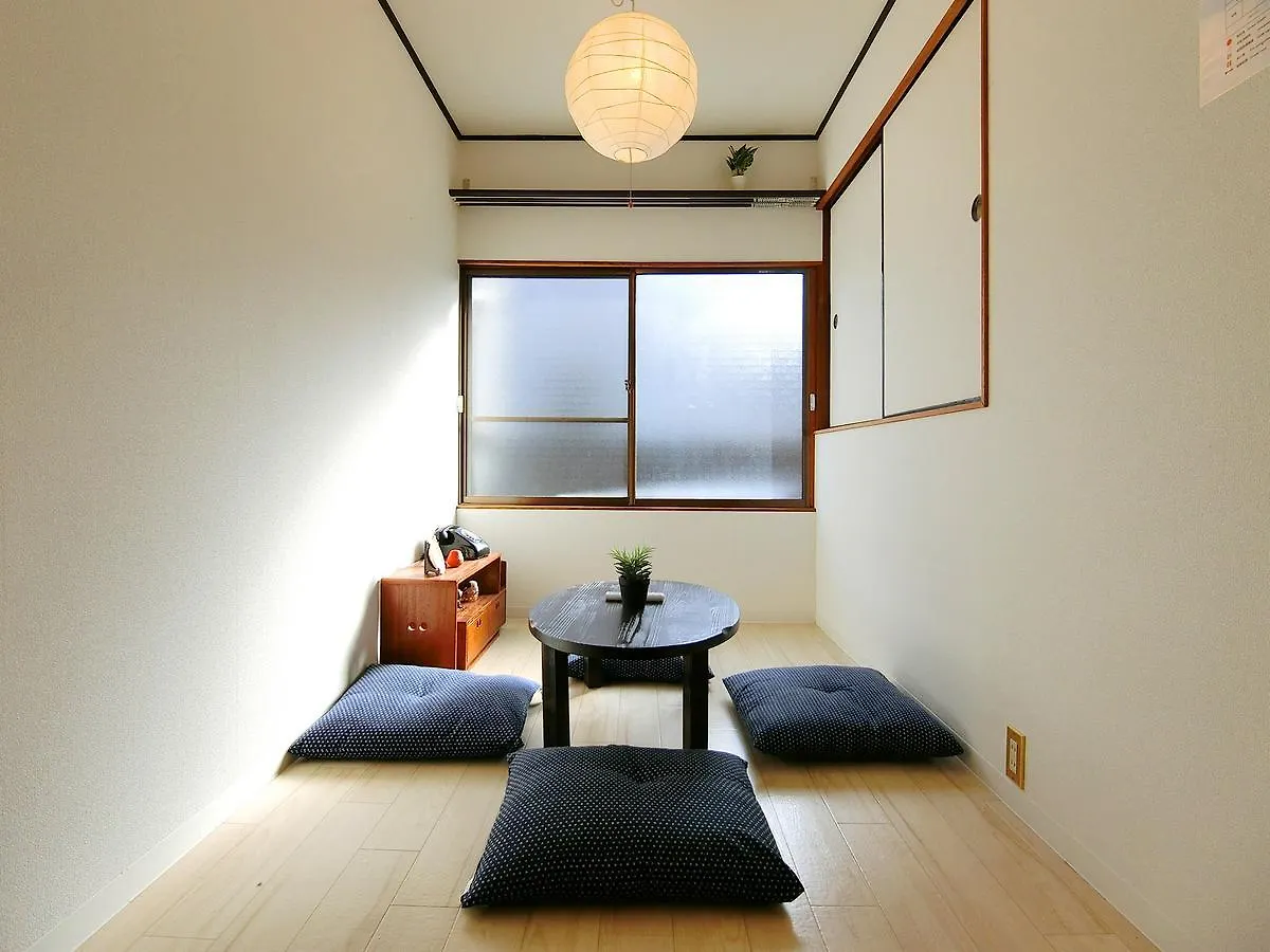 Renodear Kyobashi Villa Osaka 0*,
